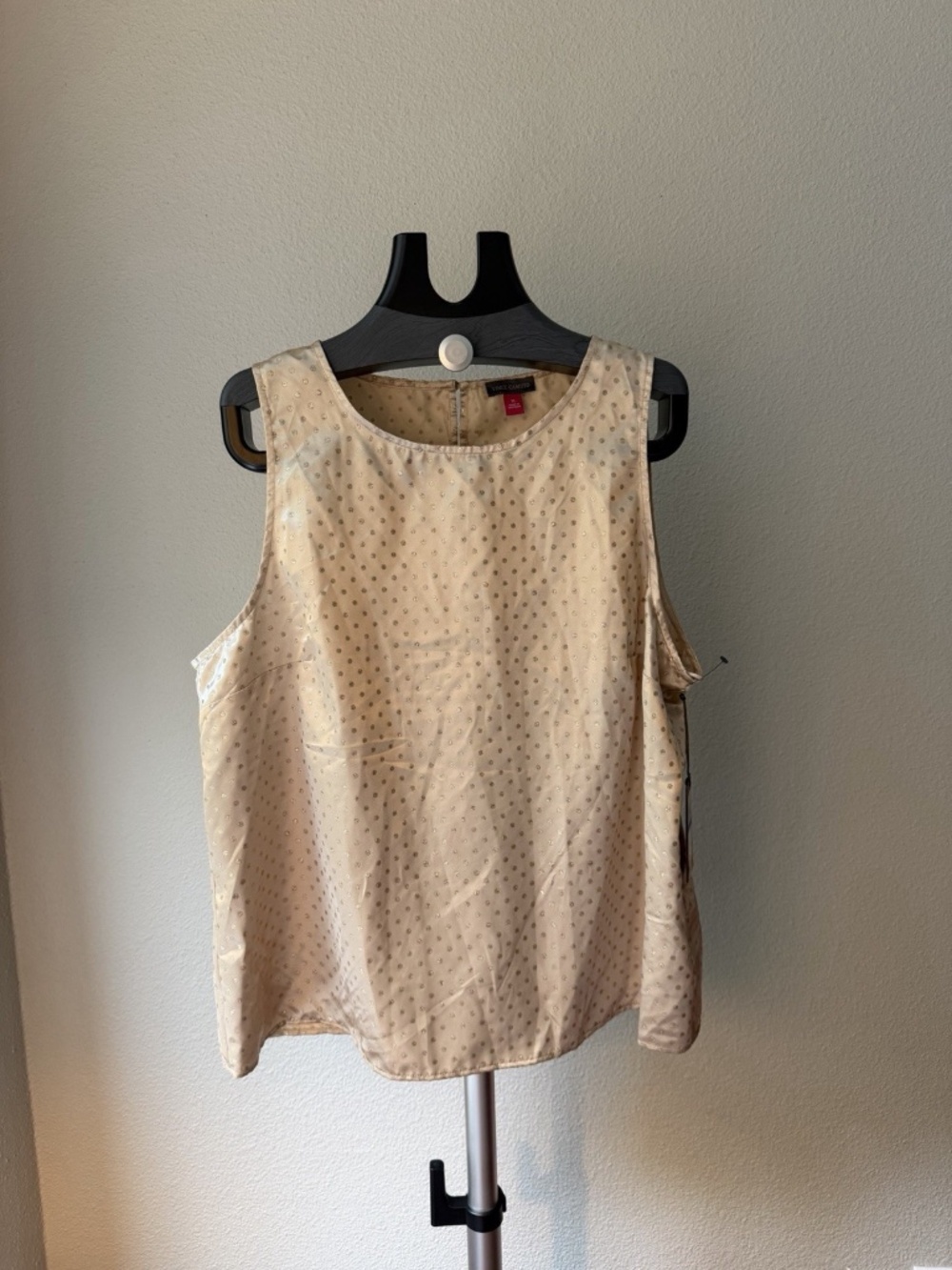 Vince Camuto Women's Beige/Gold Polka Dot Round Neck Satin Tank Top XL